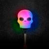 Halloweenska LED lampa - lebka na pružine - na batérie