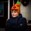 Halloweenska čiapka - s červeným LED, strapcom - 21 x 26 cm