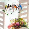 Farebná, maľovaná plastová dekorácia so 7 vtáčikmi