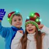 Vianočná čiapka - s farebnými LED, so strapcom, na batérie - zelená