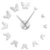 Moderné nástenné hodiny motýľ