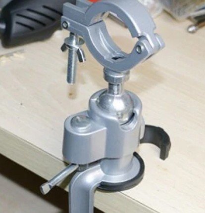 Skrutkovací zariadenie, stolný skrutkovač pre ručnú vŕtačku (otáčateľný o 360°)
