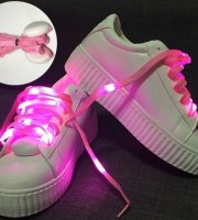 Svietiace LED šnúrky do topánok Ružové