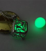 Svetielkujúci tajomný náhrdelník - Perfektný darček Zelený