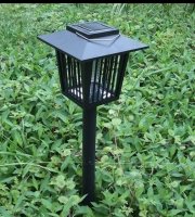 2 v 1 solárna lampa proti komárom a hmyzu do záhrady