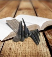Smolový držiak na knihy v tvare čarodejníckej ruky, záložka