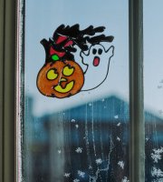 Halloweenska dekorácia na okno - tekvica a duch