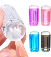 Sada na pečiatkovanie nechtov s čiernym lakom a škrabkou – Jednoduchý DIY nástroj na profesionálnu manikúru