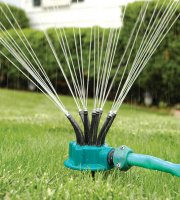 360 ° zavlažovač s nastaviteľnými tryskami