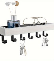 Nástenný drevený vešiak s táckou na kľúče Biely