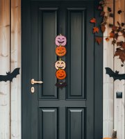 Halloweenská dekorácia - tekvica - závesná - drevená - 62 x 13 cm