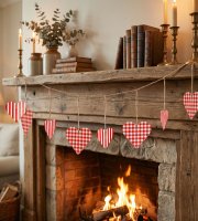 Girlanda - papier - červené kárované srdcia - 2 m